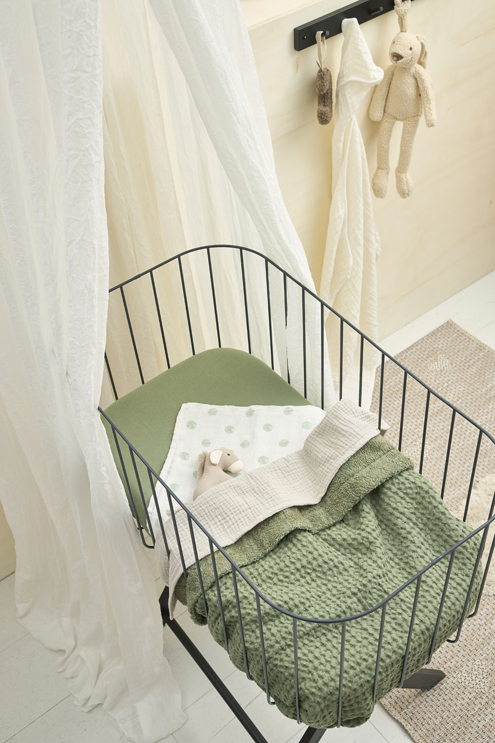 Cot bed blanket Waffle Teddy - olive green - 100x150cm