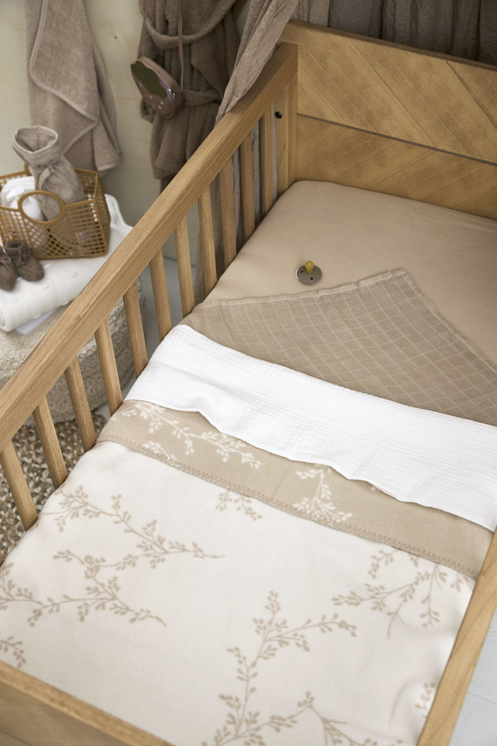 Cot bed blanket woven Branches - sand - 100x150cm