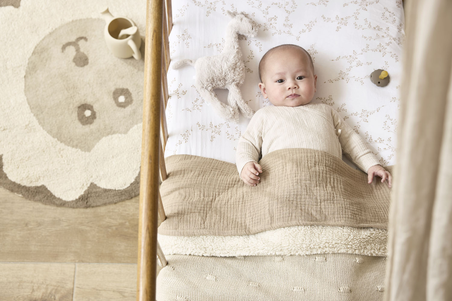 Crib bed blanket Knots teddy - soft sand - 75x100cm