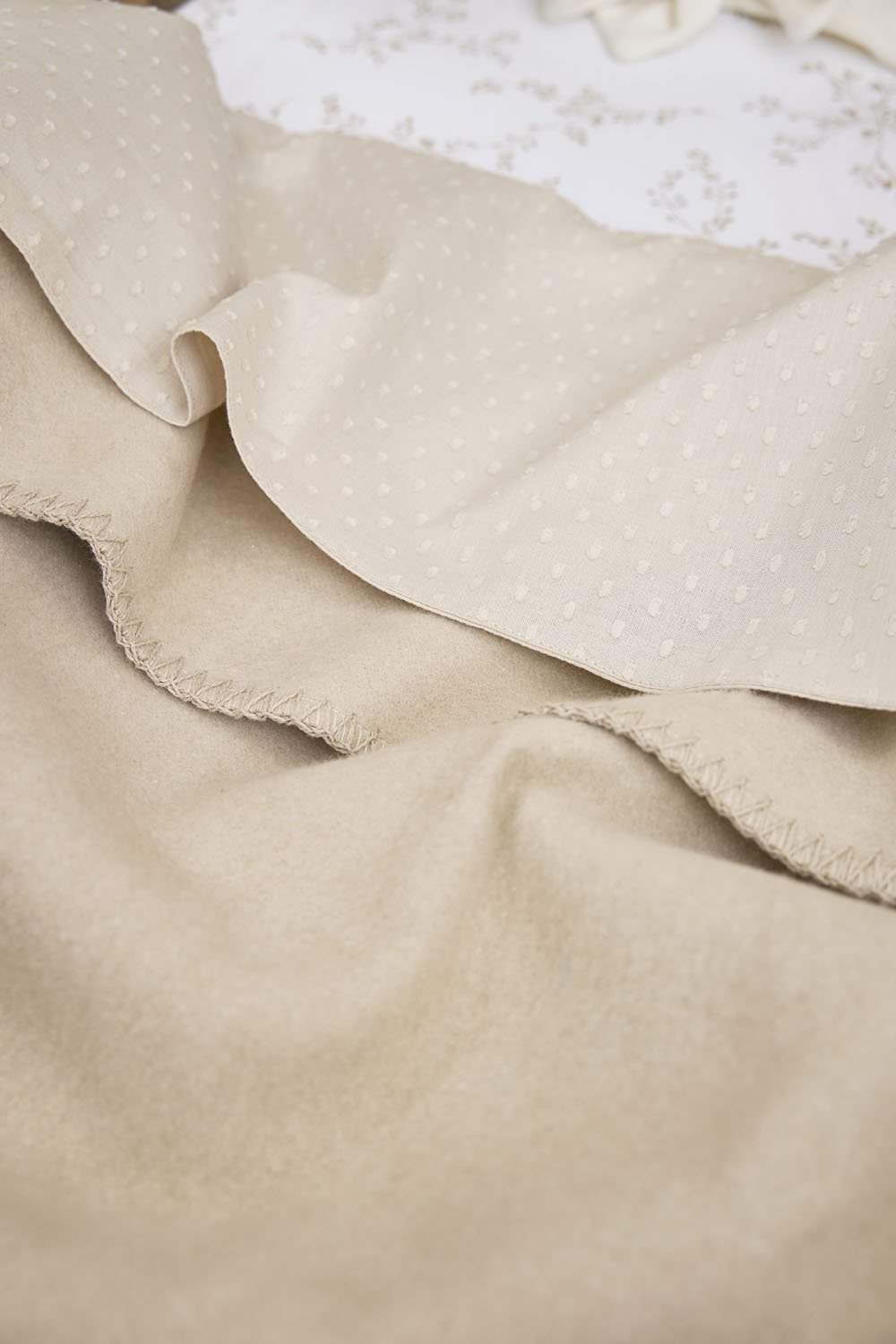 Cot bed blanket woven Uni - sand - 100x150cm